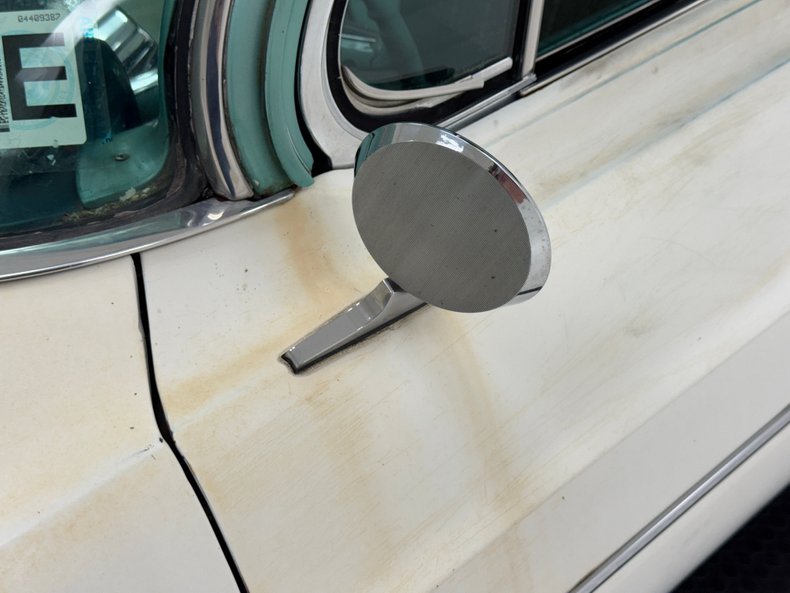 Oldsmobile-Dynamic-88-1961-Provincial-White-Green-17