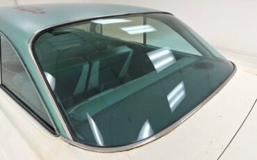 Oldsmobile-Dynamic-88-1961-Provincial-White-Green-19
