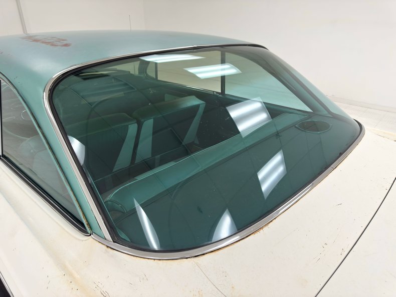 Oldsmobile-Dynamic-88-1961-Provincial-White-Green-19