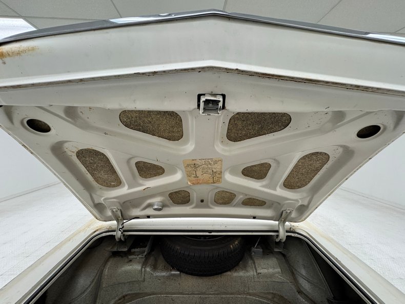 Oldsmobile-Dynamic-88-1961-Provincial-White-Green-36