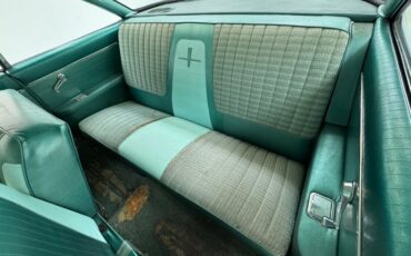Oldsmobile-Dynamic-88-1961-Provincial-White-Green-44