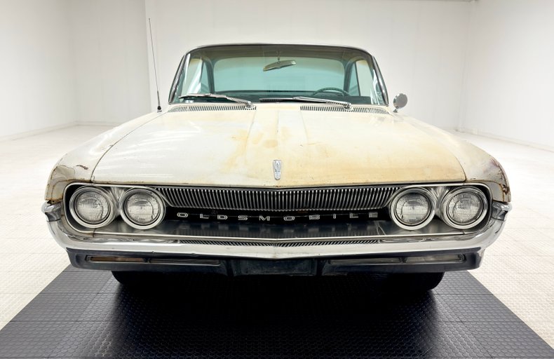Oldsmobile-Dynamic-88-1961-Provincial-White-Green-6