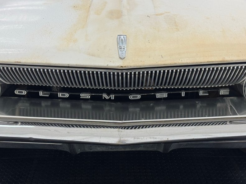 Oldsmobile-Dynamic-88-1961-Provincial-White-Green-7