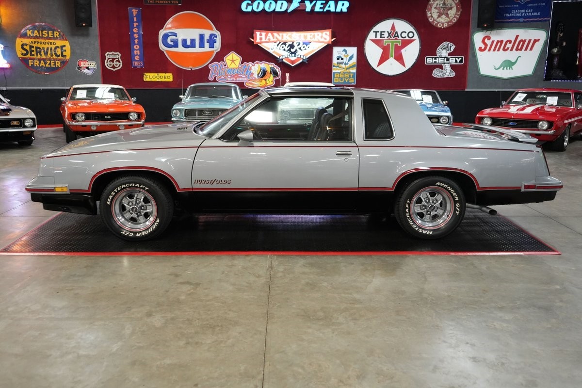 Oldsmobile-Hurst-1984-Coupe-2