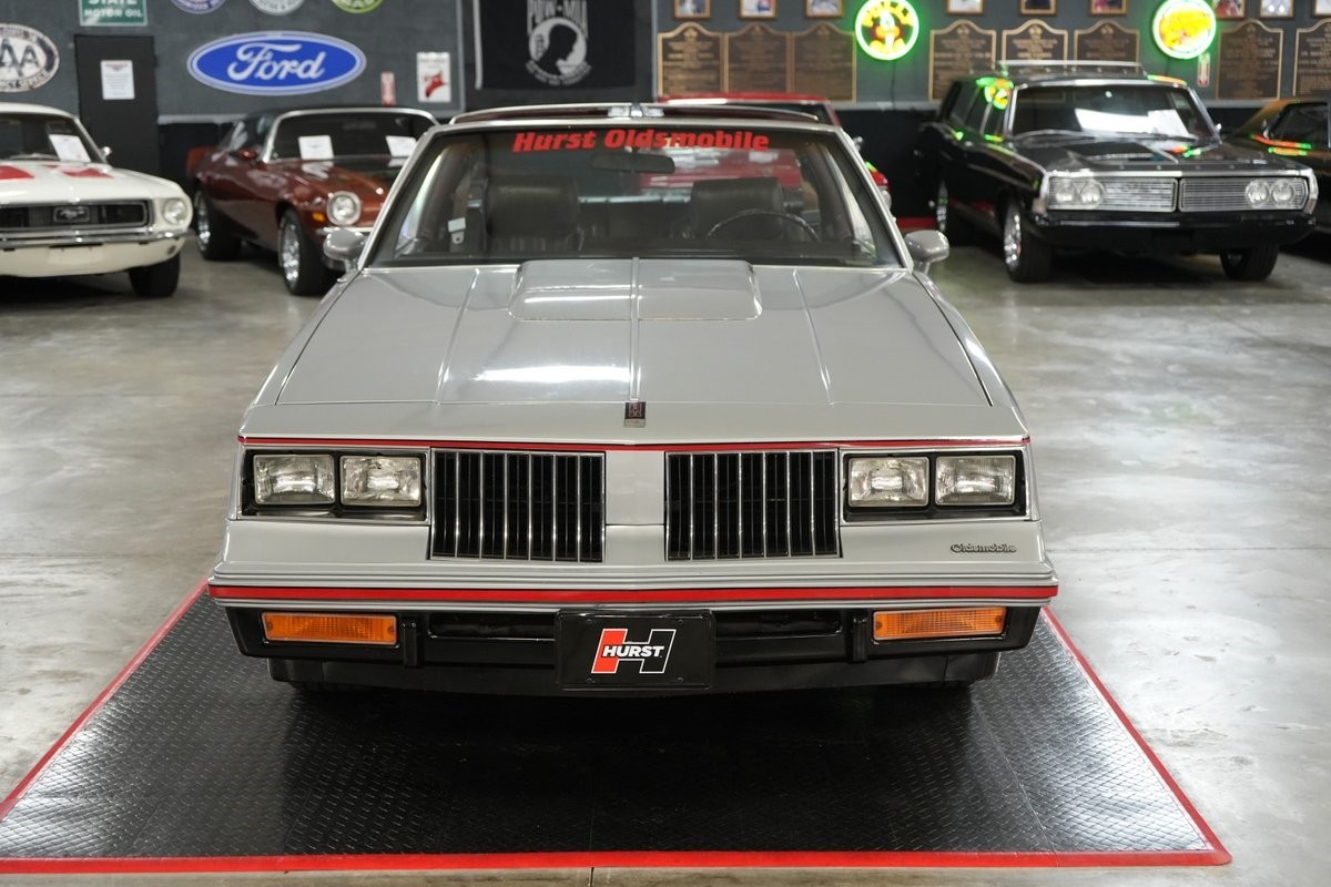 Oldsmobile-Hurst-1984-Coupe-33