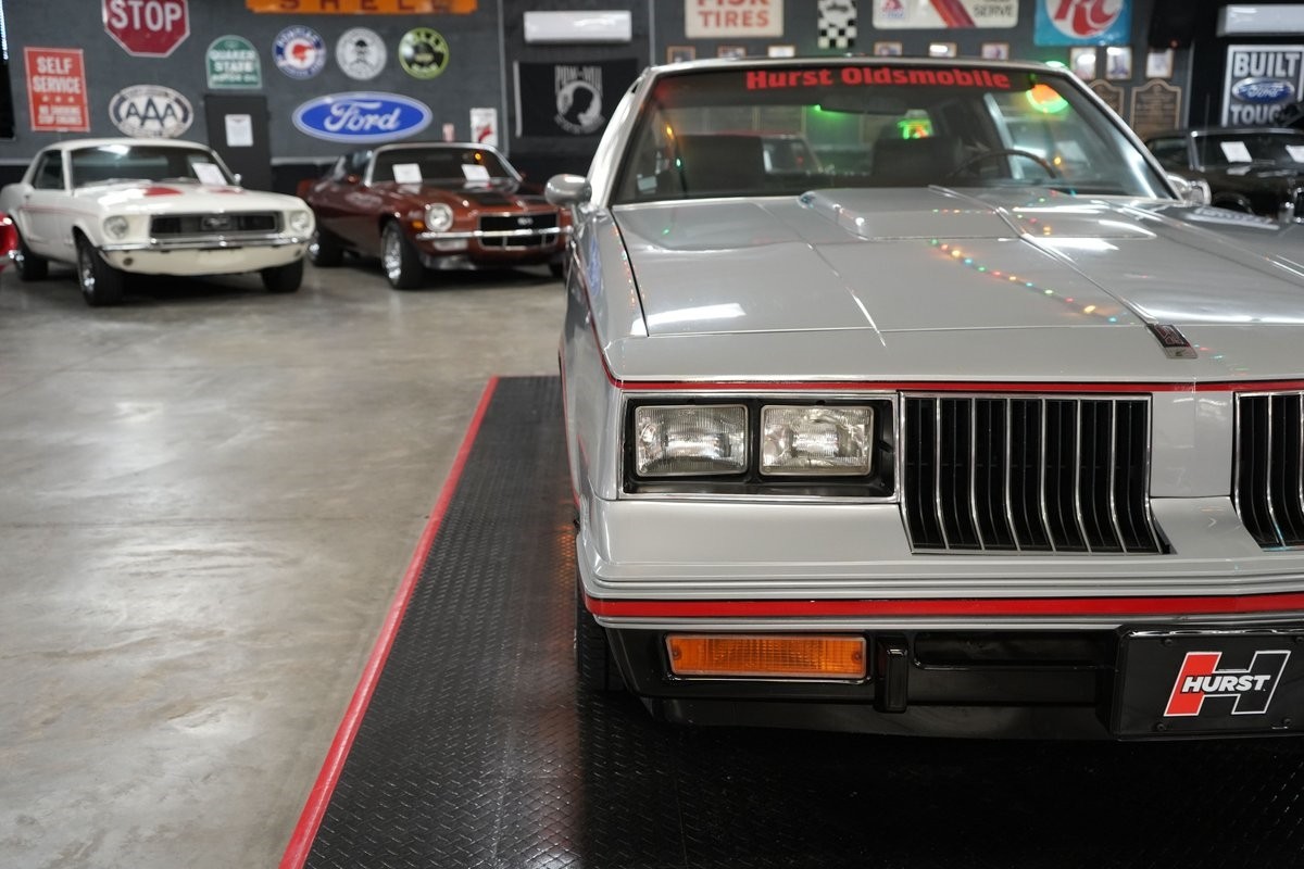 Oldsmobile-Hurst-1984-Coupe-36