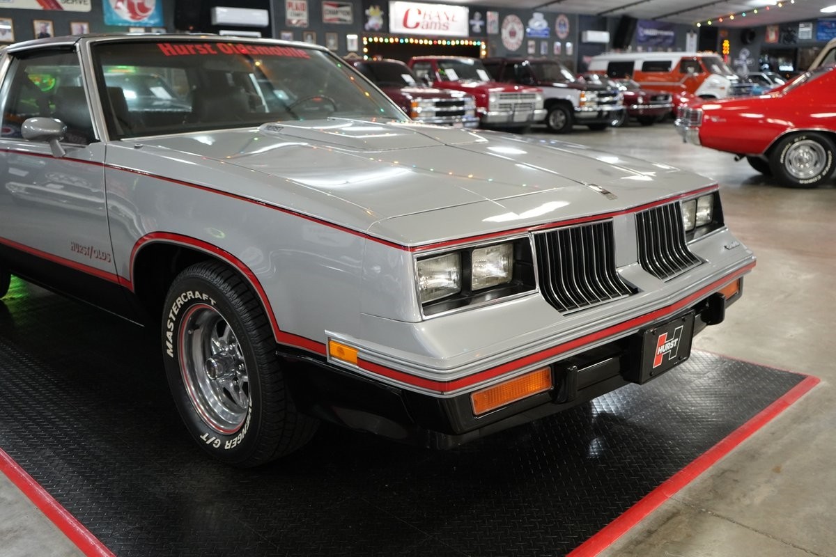 Oldsmobile-Hurst-1984-Coupe-37