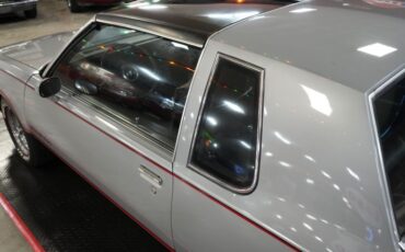 Oldsmobile-Hurst-1984-Silver-Burgundy-44