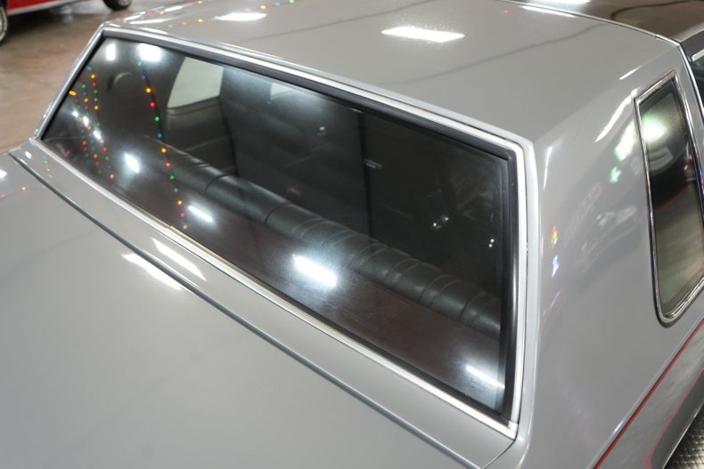 Oldsmobile-Hurst-1984-Silver-Burgundy-47