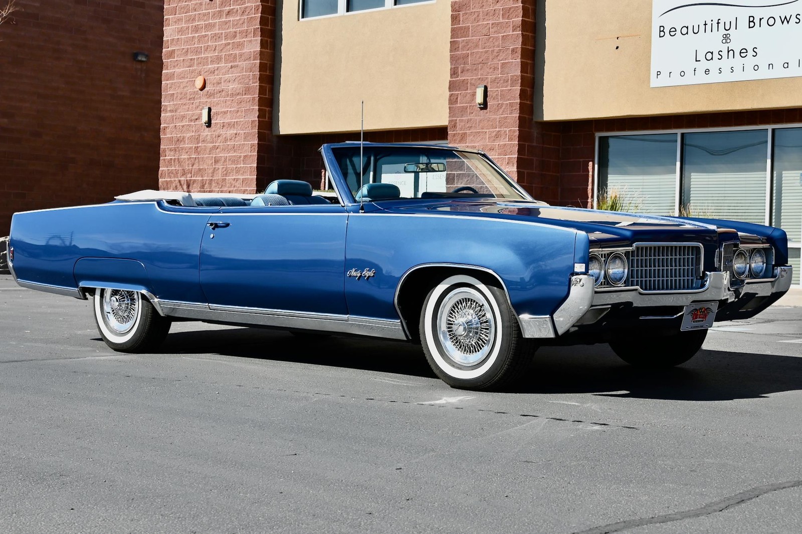 Oldsmobile-Ninety-Eight-1969-27