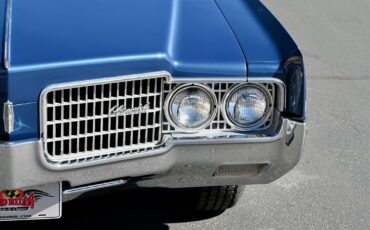 Oldsmobile-Ninety-Eight-1969-33