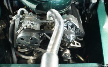 Oldsmobile-Other-1946-Green-Metallic-Cream-30