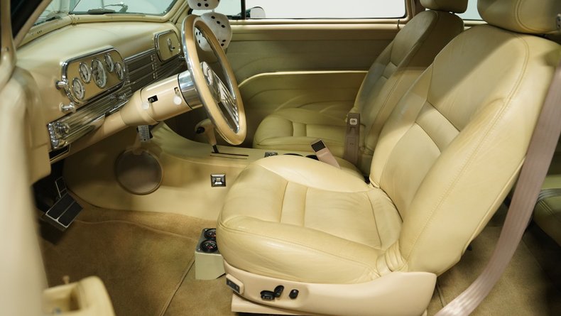 Oldsmobile-Other-1946-Green-Metallic-Cream-31