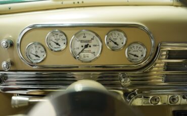Oldsmobile-Other-1946-Green-Metallic-Cream-33