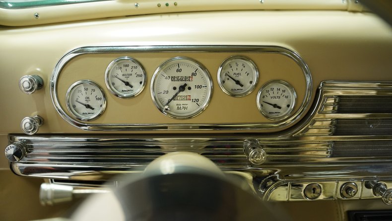 Oldsmobile-Other-1946-Green-Metallic-Cream-33