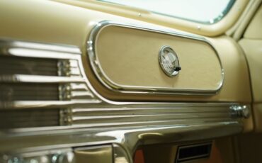 Oldsmobile-Other-1946-Green-Metallic-Cream-38