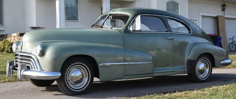 Oldsmobile-Other-1946-Sedan-1