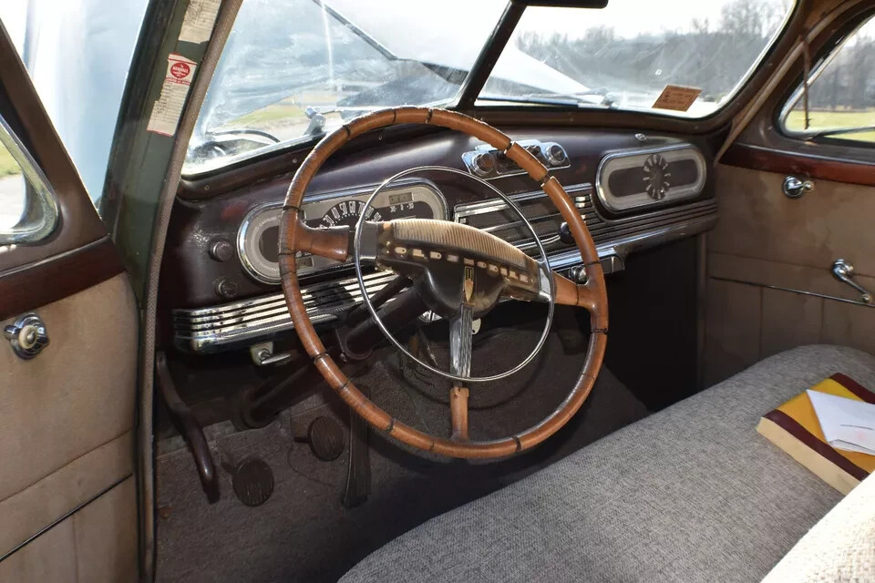 Oldsmobile-Other-1946-Sedan-8