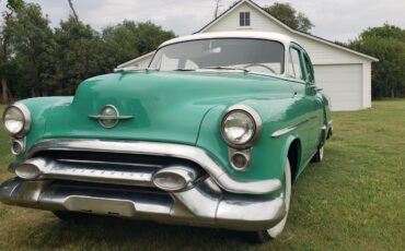 Oldsmobile-Rocket-88-1953-3