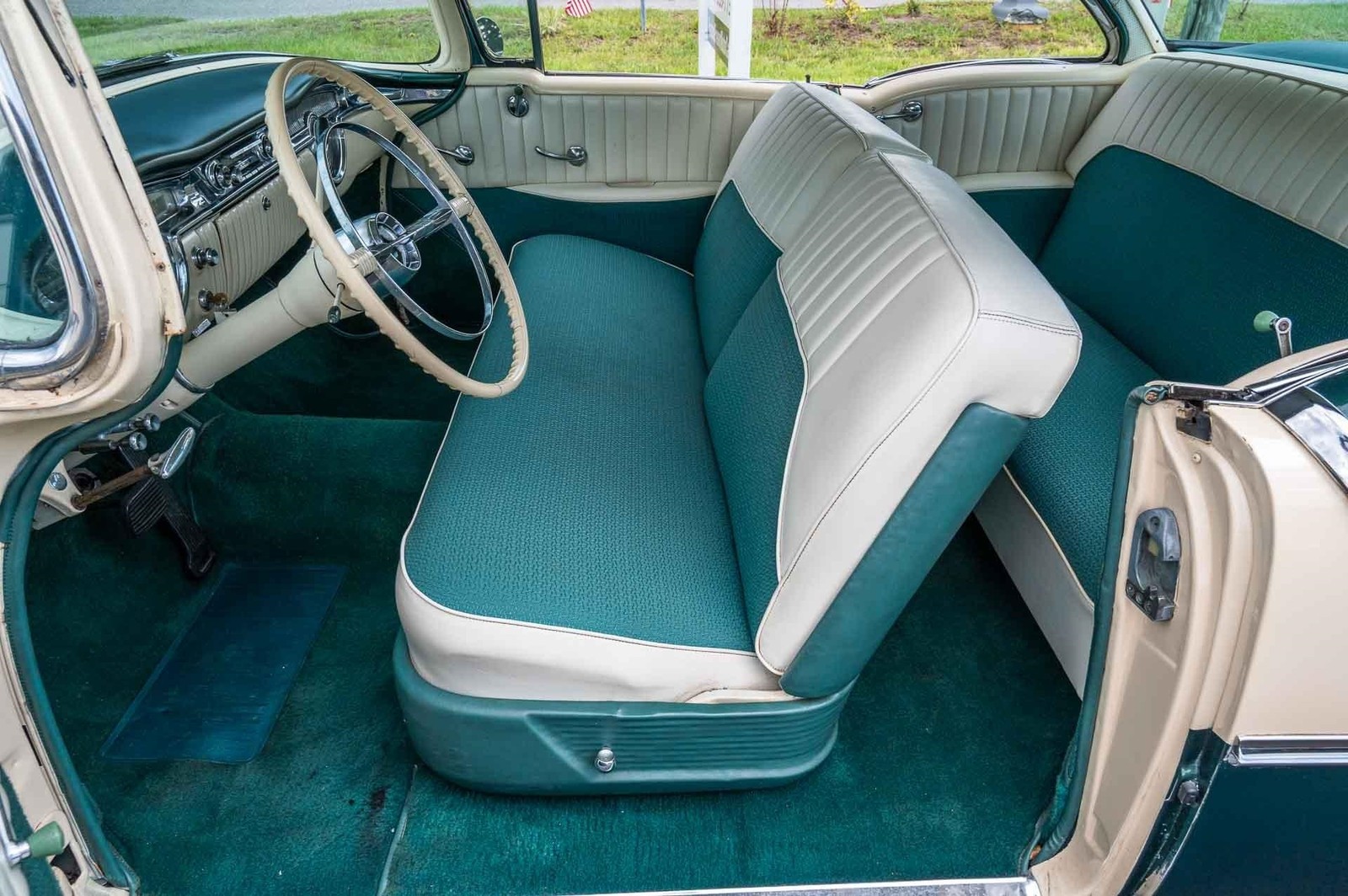Oldsmobile-Rocket-88-1955-2-door-10