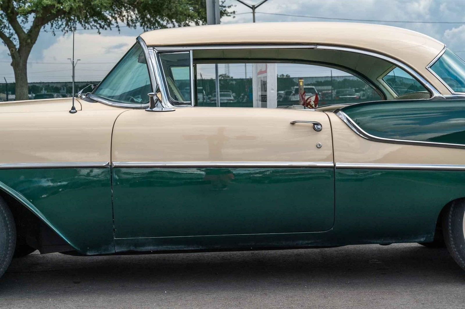 Oldsmobile-Rocket-88-1955-2-door-19