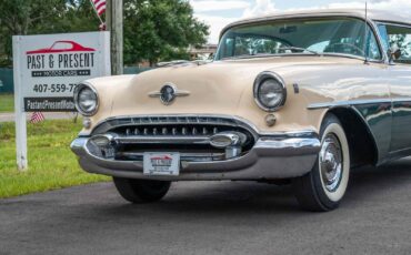 Oldsmobile-Rocket-88-1955-2-door-22