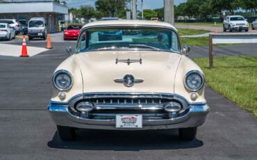 Oldsmobile-Rocket-88-1955-2-door-36