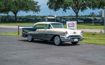 Oldsmobile-Rocket-88-1955-2-door-8