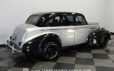 Oldsmobile-Sedan-1939-Black-and-Silver-Gray-18