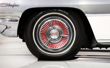 Oldsmobile-Starfire-1962-Provincial-White-Red-12