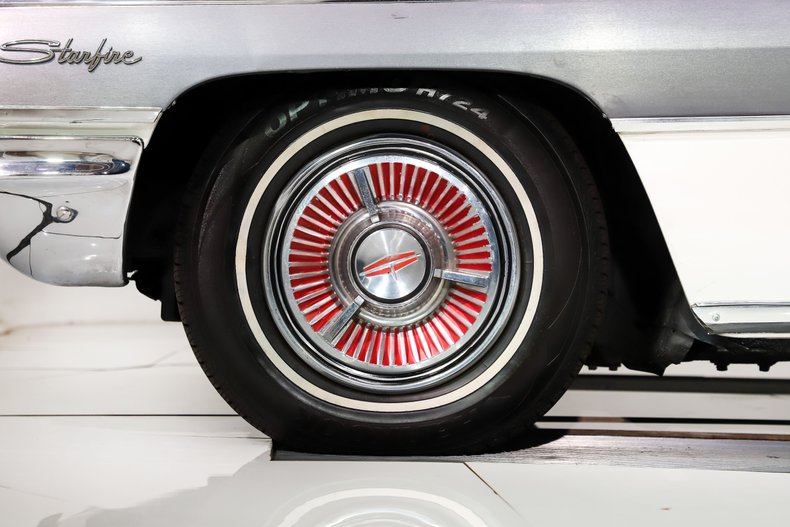 Oldsmobile-Starfire-1962-Provincial-White-Red-12
