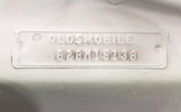 Oldsmobile-Starfire-1962-Provincial-White-Red-19