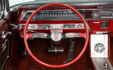 Oldsmobile-Starfire-1962-Provincial-White-Red-21