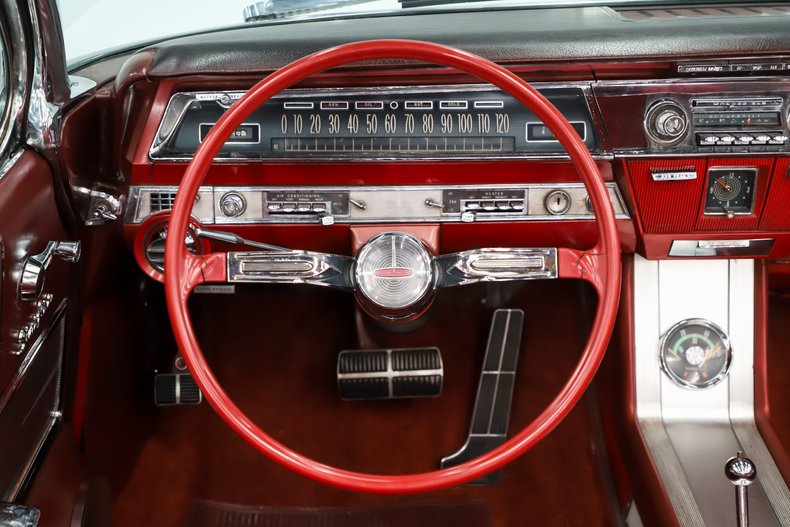Oldsmobile-Starfire-1962-Provincial-White-Red-21
