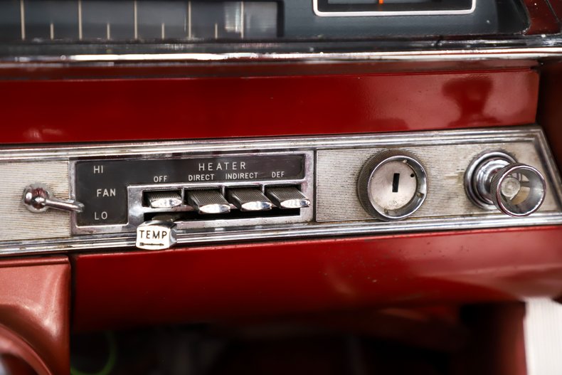Oldsmobile-Starfire-1962-Provincial-White-Red-25