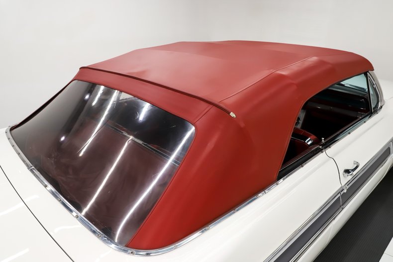 Oldsmobile-Starfire-1962-Provincial-White-Red-34