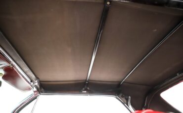 Oldsmobile-Starfire-1962-Provincial-White-Red-35