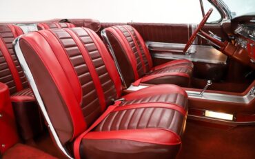 Oldsmobile-Starfire-1962-Provincial-White-Red-41