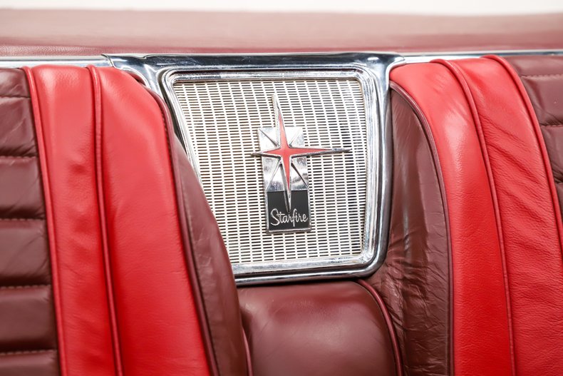 Oldsmobile-Starfire-1962-Provincial-White-Red-43