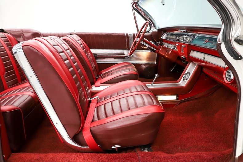 Oldsmobile-Starfire-1962-Provincial-White-Red-47