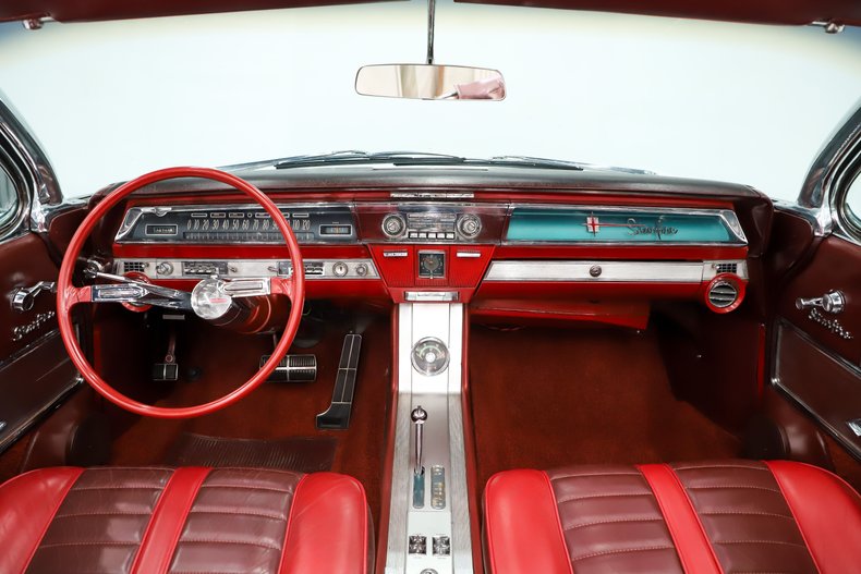 Oldsmobile-Starfire-1962-Provincial-White-Red-7