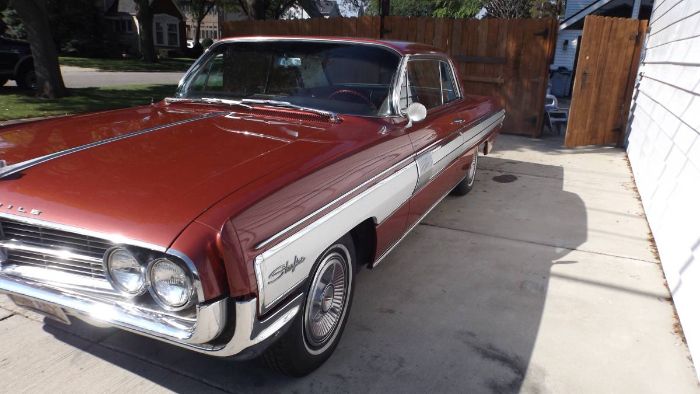 Oldsmobile-Starfire-1962-Red-2