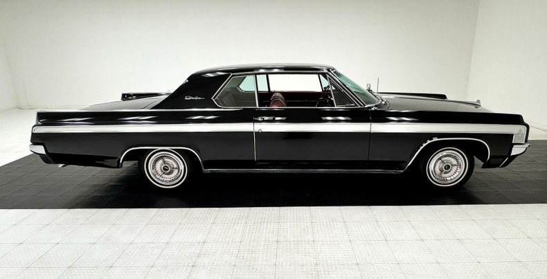Oldsmobile-Starfire-1963-Ebony-Black-Red-16