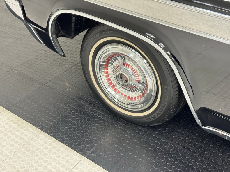Oldsmobile-Starfire-1963-Ebony-Black-Red-19