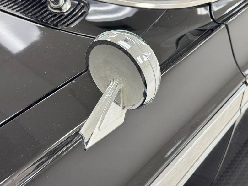 Oldsmobile-Starfire-1963-Ebony-Black-Red-20
