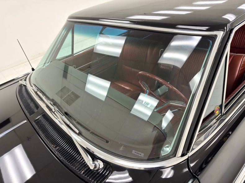 Oldsmobile-Starfire-1963-Ebony-Black-Red-21