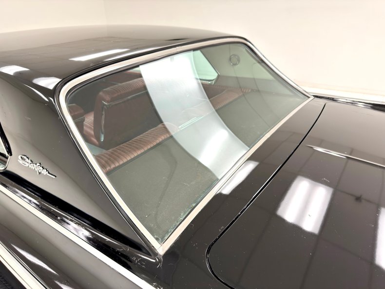 Oldsmobile-Starfire-1963-Ebony-Black-Red-24