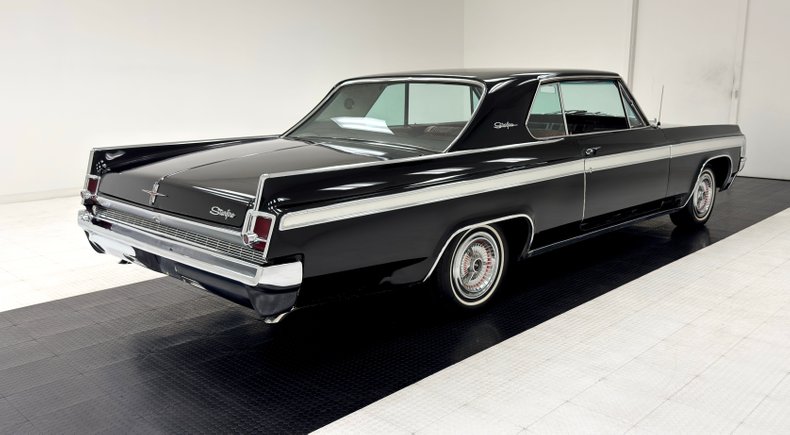 Oldsmobile-Starfire-1963-Ebony-Black-Red-4
