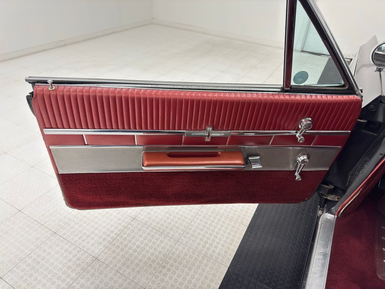 Oldsmobile-Starfire-1963-Ebony-Black-Red-48