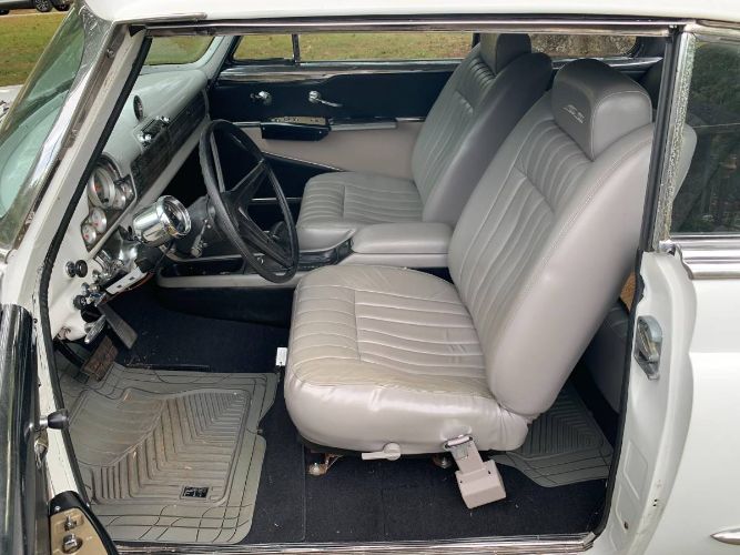 Oldsmobile-Super-88-1952-White-1